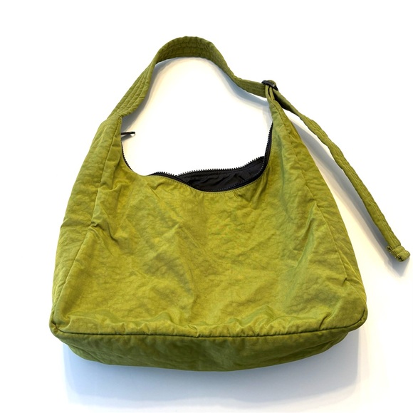 Baggu medium shoulder bag in avocado - Picture 2 of 6